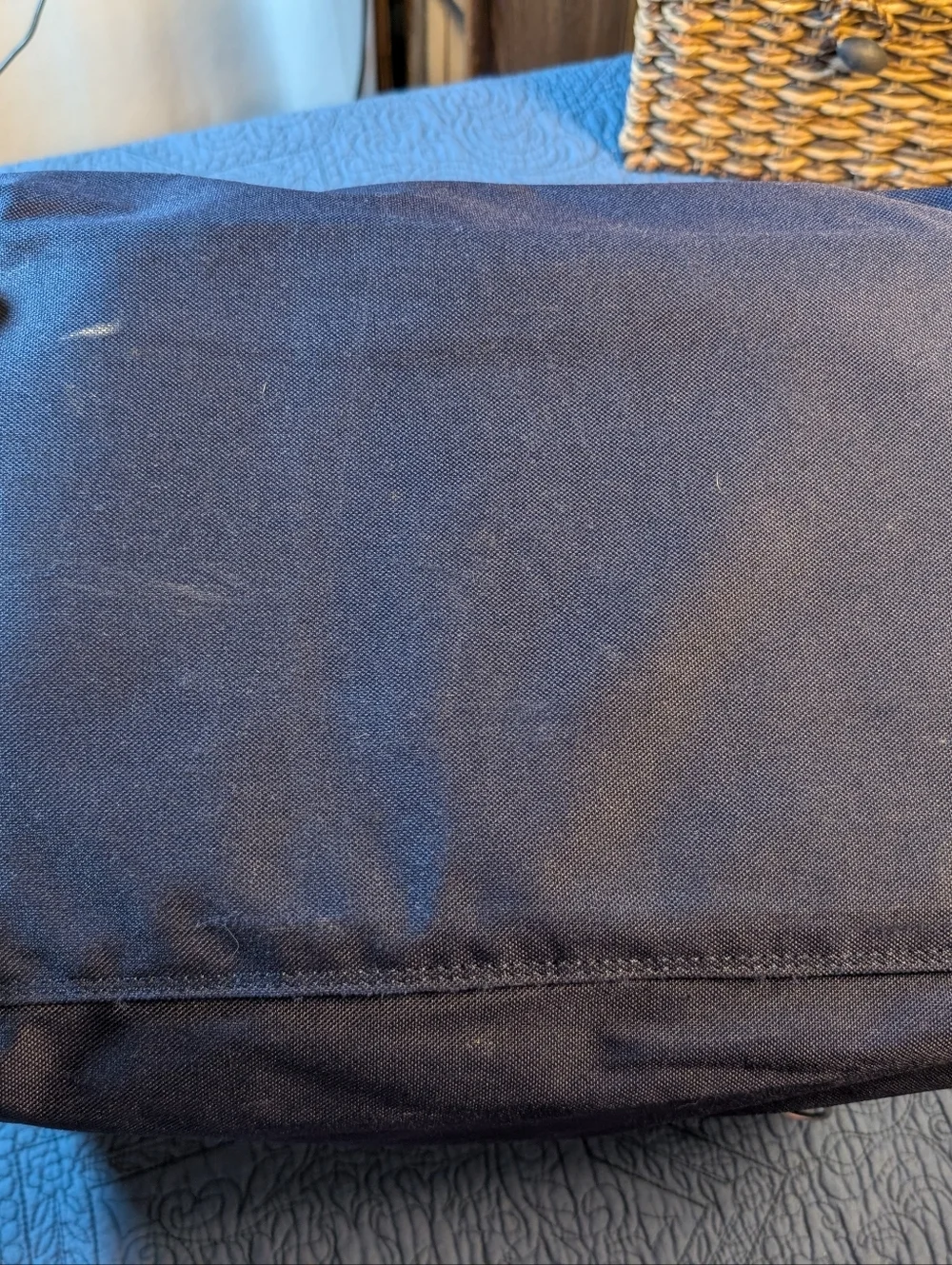 American Tourister Navy Blue Travel Duffle Bag Carry On Gym Weekender Pockets